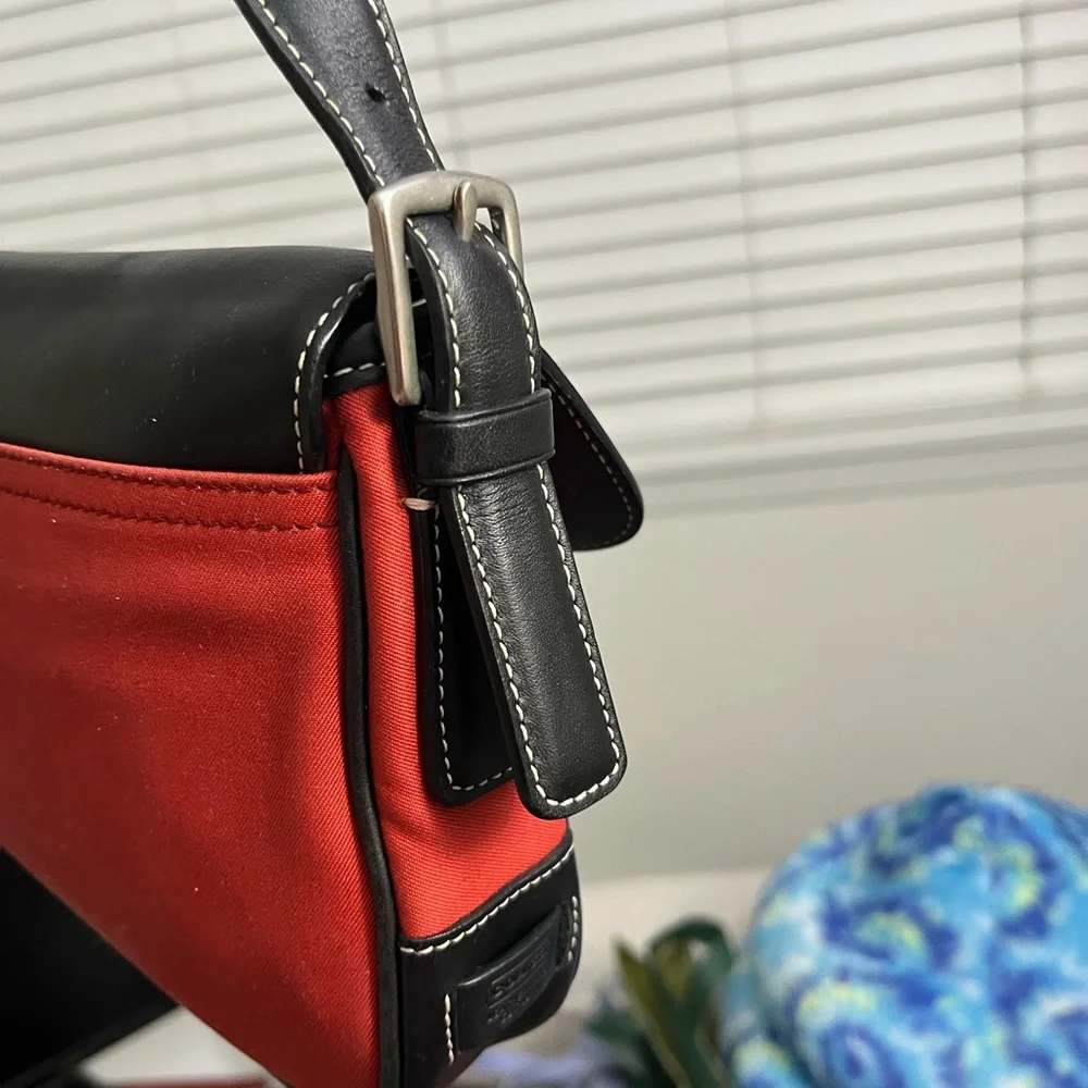 Coach Hamptons Flap Bag - Picture 4 of 11